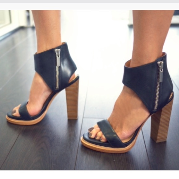 Rachel Zoe Jamie Sandal - Picture 2 of 8